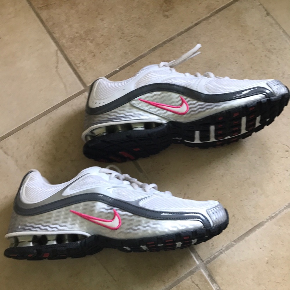 Nike Reax